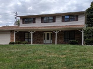 6 W Lakeshore Ct, O'Fallon, IL 62269