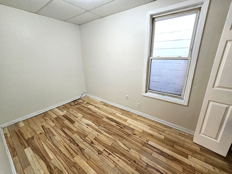 2352 S Canal St #2R — Photo 8