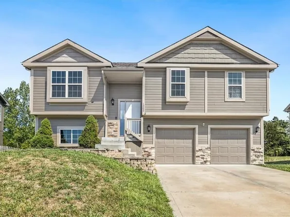 1302 NE 119th Ter, Kansas City, MO 64155