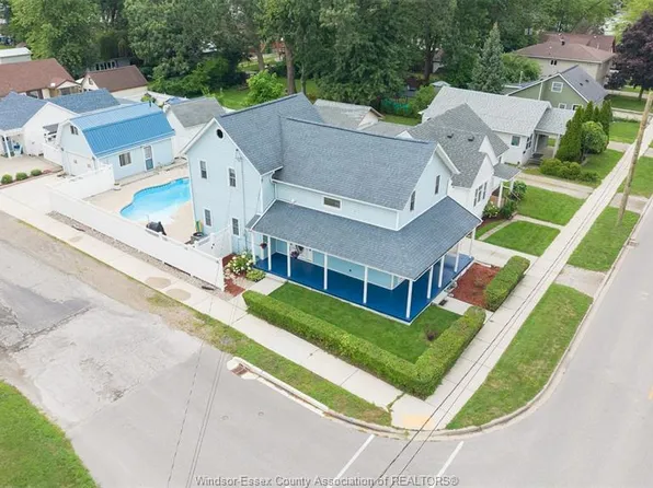 90 Victoria Ave, Essex, ON N8M 1M8