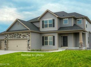 395 NE Fox Run, Waukee, IA 50263