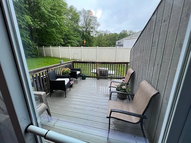 Deck off kitchen!