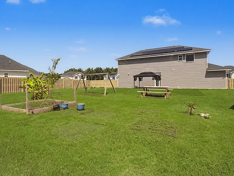 965 Meloney Dr — Photo 36