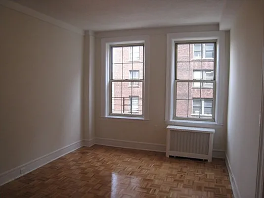 Rented by Metropolitan Equities | media 21