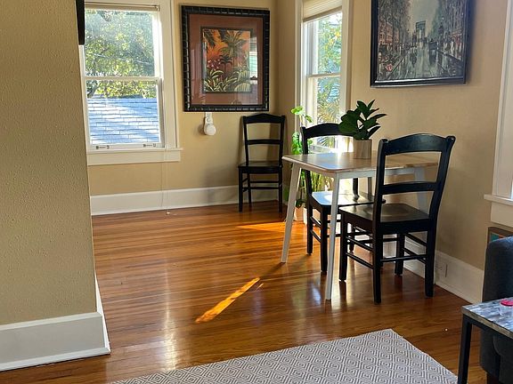 4th image of 338 15th Ave NE #1/2