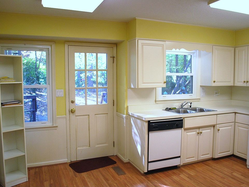 Kitchen from Foyer