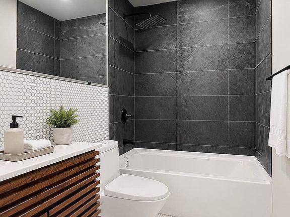 5th image of 361 Marion St #1