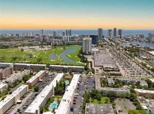 180 NE 12th Ave APT 18C, Hallandale, FL 33009