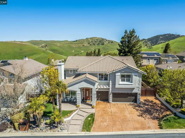 1147 Peacock Creek Dr, Clayton, CA 94517