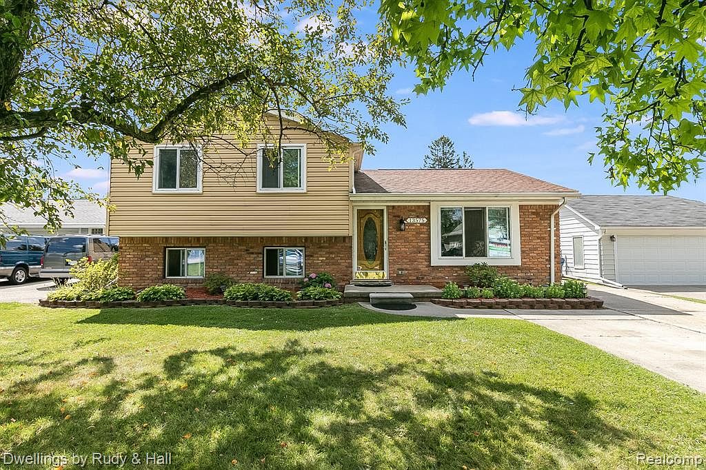 13575 Mercedes Ave Redford Mi 48239 Mls 40088441 Zillow