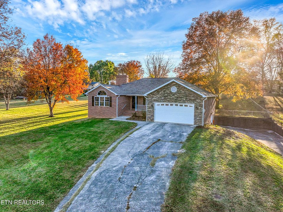 1st image of 1031 S Dogwood Dr