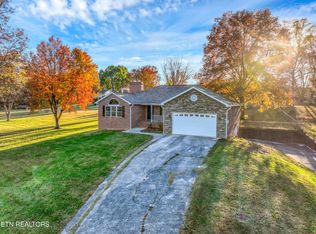 1031 S Dogwood Dr, Maryville, TN 37804
