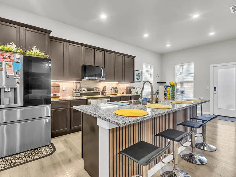 2512 Blazing Saddle Blvd — Photo 7