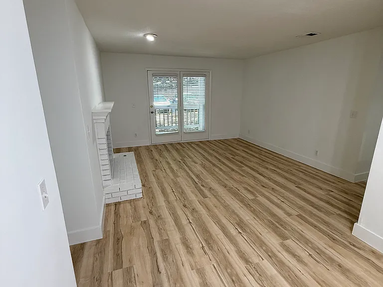 206 Warm Springs Cir — Photo 10