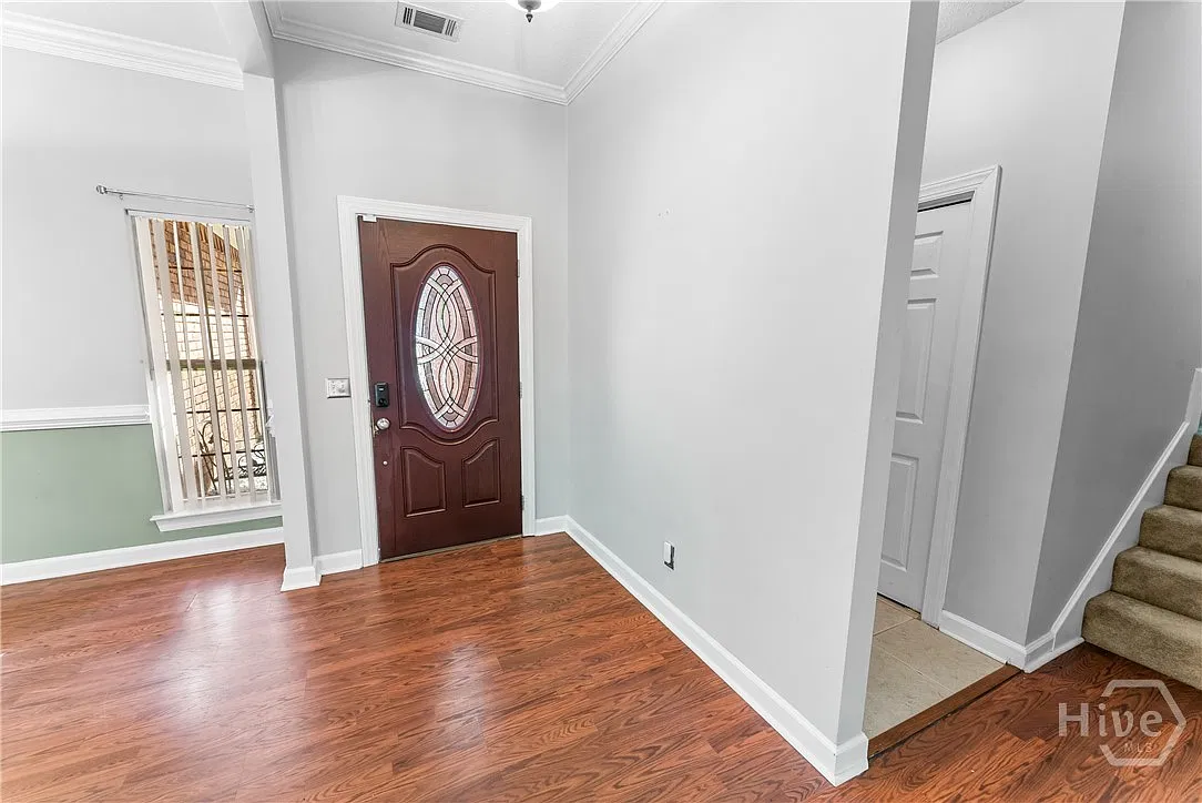 4 bed, 3.0 bath, 2563 sqft, $2,900 — Photo 3