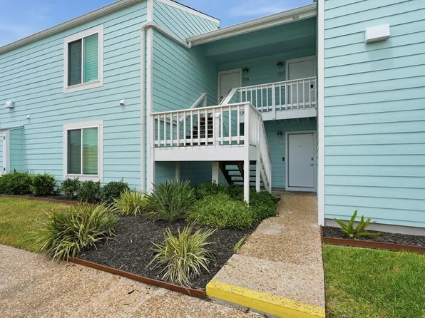 708 Lauderdale Dr, Rockport, TX 78382