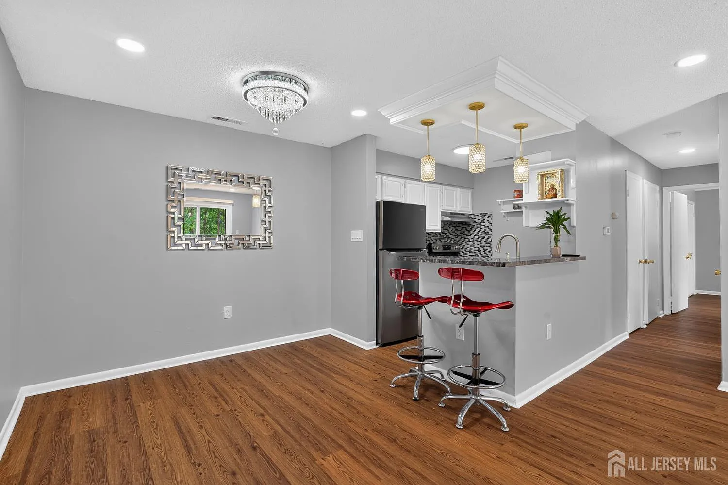 2 bed, 2.0 bath, $2,250 — Photo 2