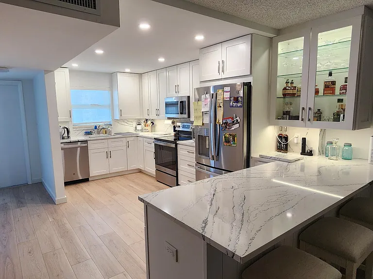 299 N Riverside Dr #604 — Photo 5