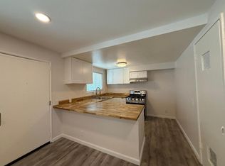 7038 Alabama Ave APT 205, Canoga Park, CA 91303