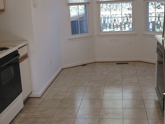 eat in kitchen with bay window