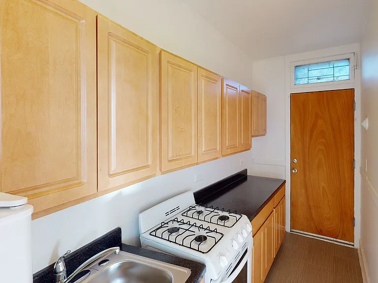 5457-5459 S. Blackstone Avenue — Photo 1
