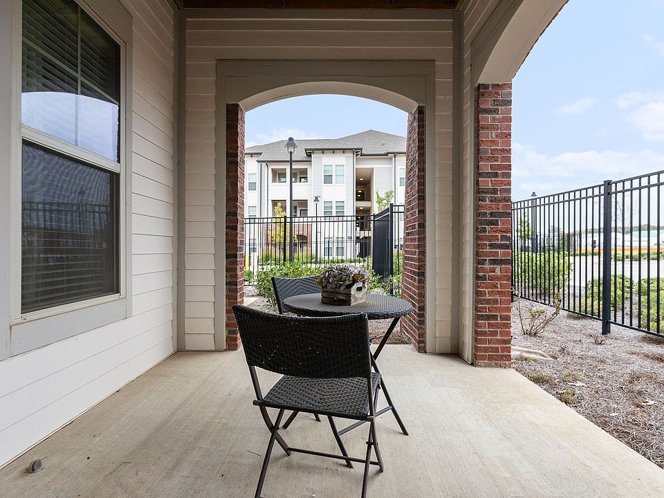 Outdoor Patio - Miller Creek at Germantown