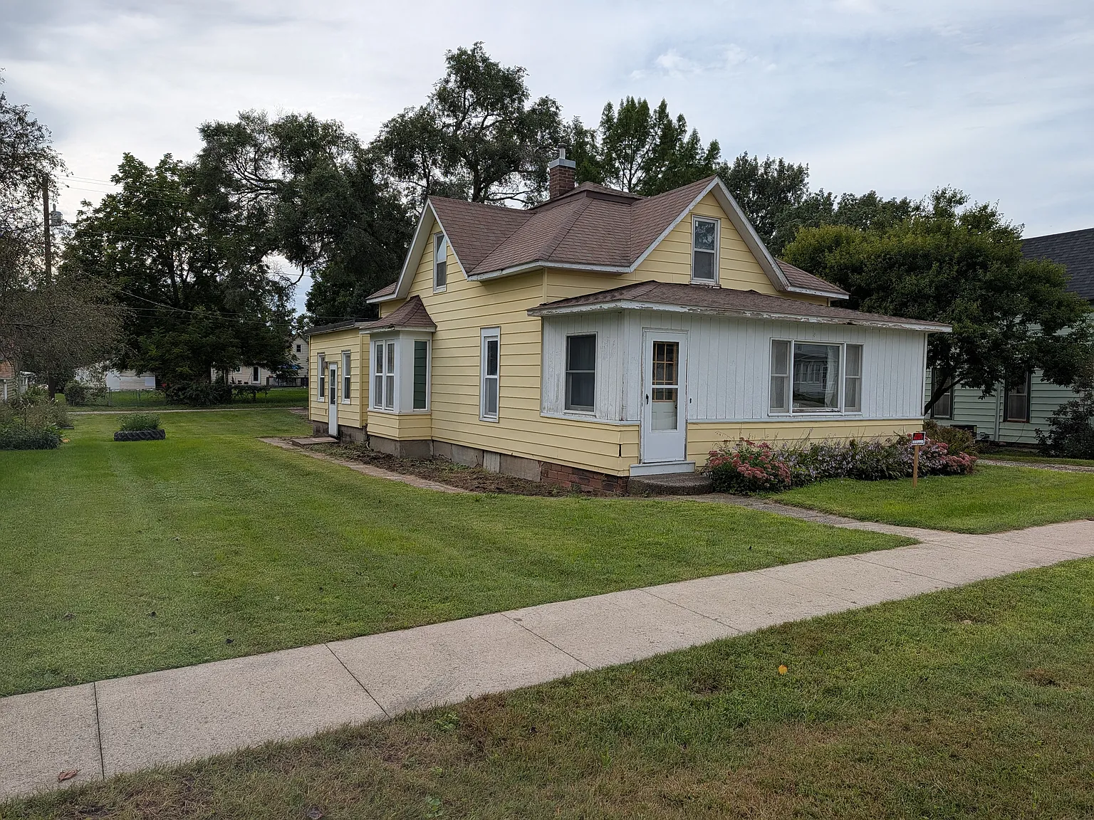 4 bed, 1344 sqft, $1,200 — Photo 1