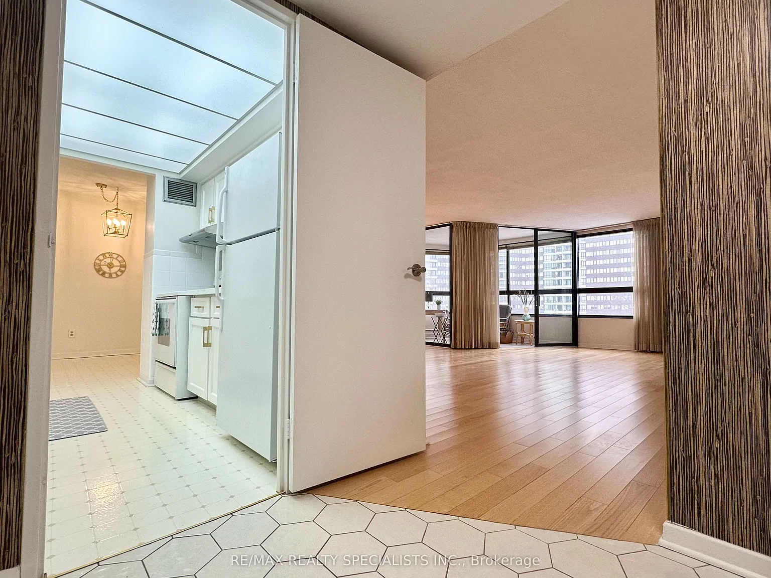 2 bed, $3,000 — Photo 4