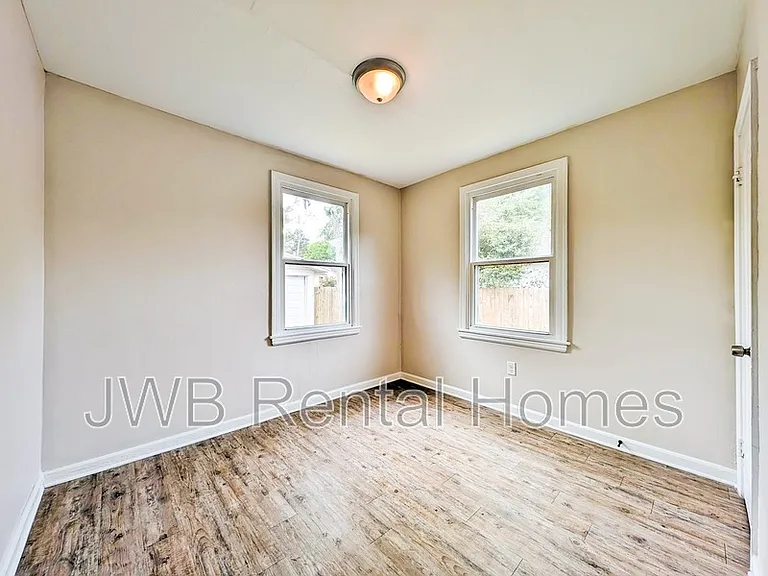 920 Saratoga Blvd — Photo 8