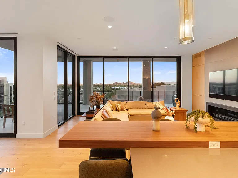 5000 N Camelback Ridge Dr #302 — Photo 10
