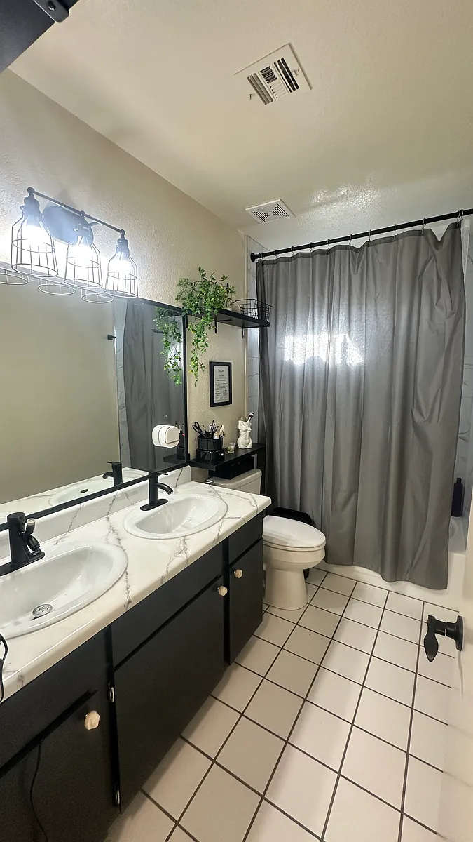 Photo 2 of 8 - 7420 Saybrook Point Dr #2 - Las Vegas, NV Building Photo - 7420 Saybrook Point Dr #2