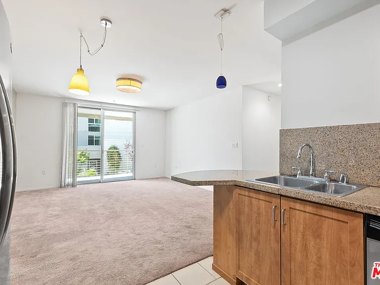 267 S San Pedro St #211 — Photo 17