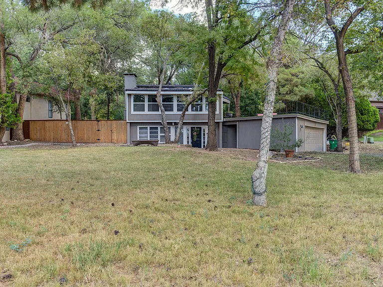 58 E Lakeshore Dr — Photo 8