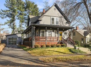 8 Avon St, Andover, MA 01810