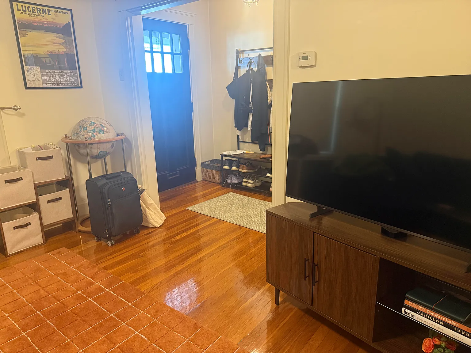 2 bed, 1000 sqft, $2,700 — Photo 2