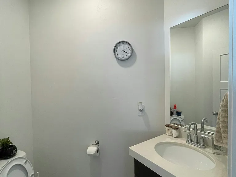 895 E Pacific Dr — Photo 9