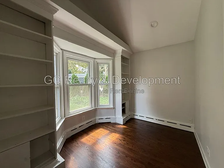 255 Crest Rd — Photo 22