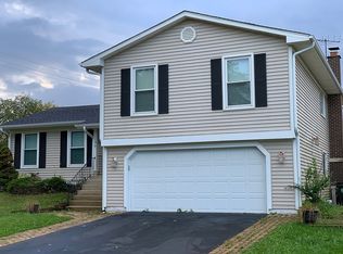 1190 Dresden Dr, Hoffman Estates, IL 60192