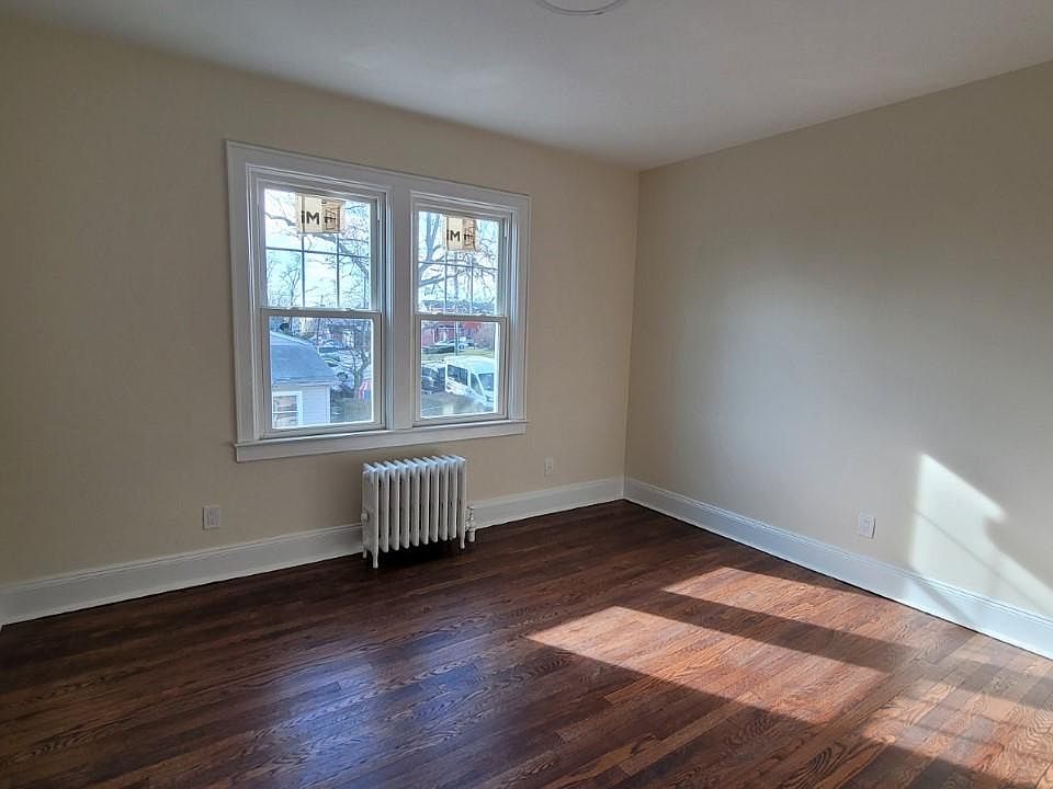 1st image of 305 Prescott St