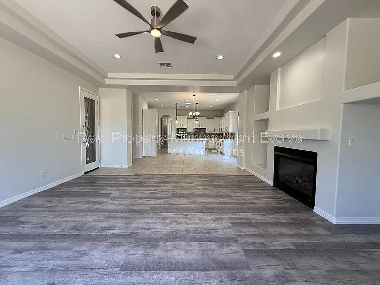 23012 N 38th Pl — Photo 15