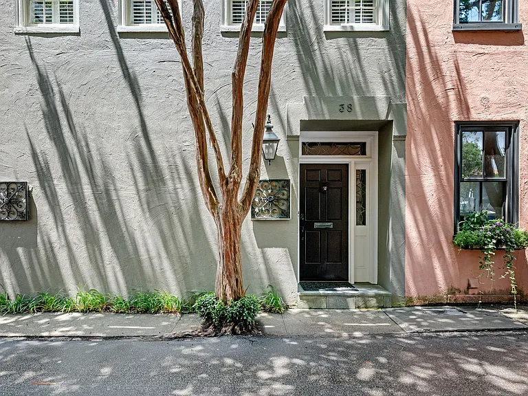 38 Elliott St — Photo 3
