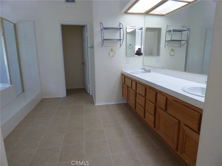 516 Monteleone Ave — Photo 17