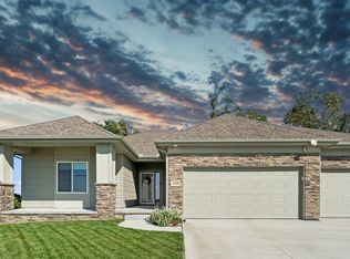 17676 Potter St, Bennington, NE 68007