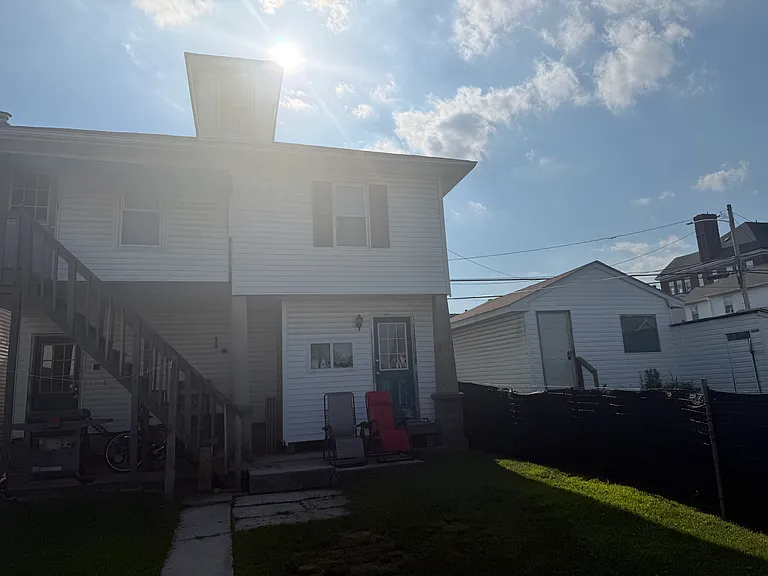 305 West Aly — Photo 8