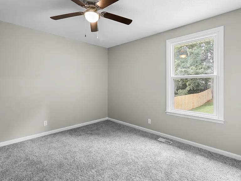 931 Poppy Dr — Photo 16