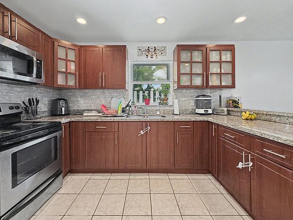 4th image of 10151 NW 3rd Street