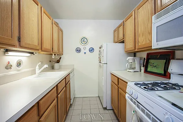 Sold by Town Residential | media 9