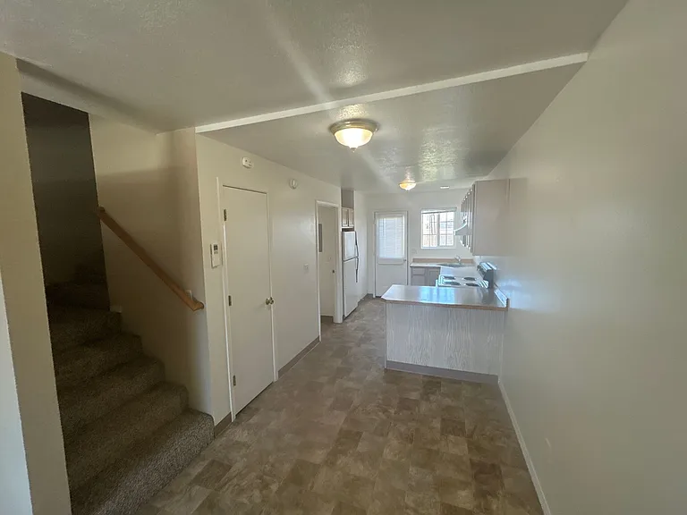 123 W Antler Ave — Photo 4