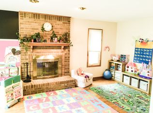 46959 Crestview Dr, Macomb, MI 48044