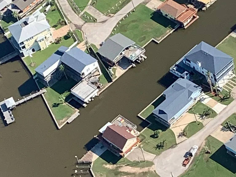 327 Anchor Dr — Photo 1